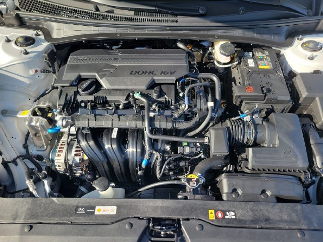 Used 2026 Hyundai Elantra SE FWD image 29