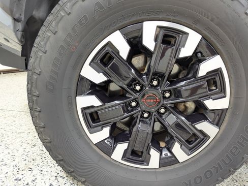 Used 2023 Nissan Frontier PRO-4X w/ Tow Package AWD/4WD image 9