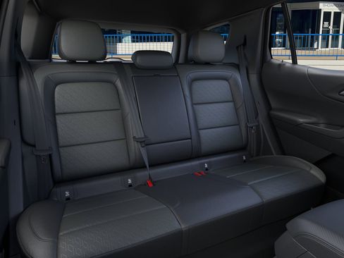 New 2026 Chevrolet Equinox LT w/ Convenience Package II image 17