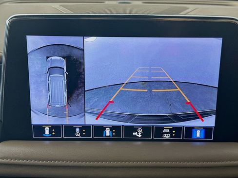 Used 2021 Chevrolet Suburban Premier w/ Premium Package image 20