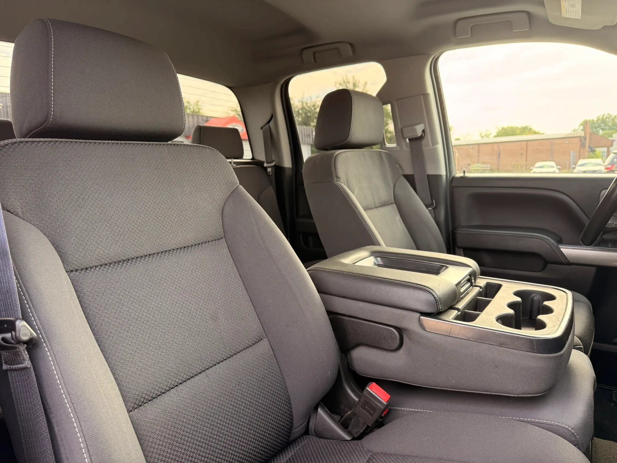 Used 2018 Chevrolet Silverado 1500 LT w/ All Star Edition AWD/4WD image 28