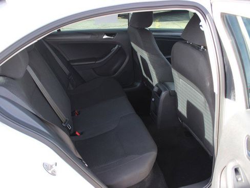 Used 2015 Volkswagen Jetta S image 11