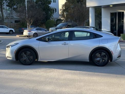 Used 2023 Toyota Prius Limited image 3