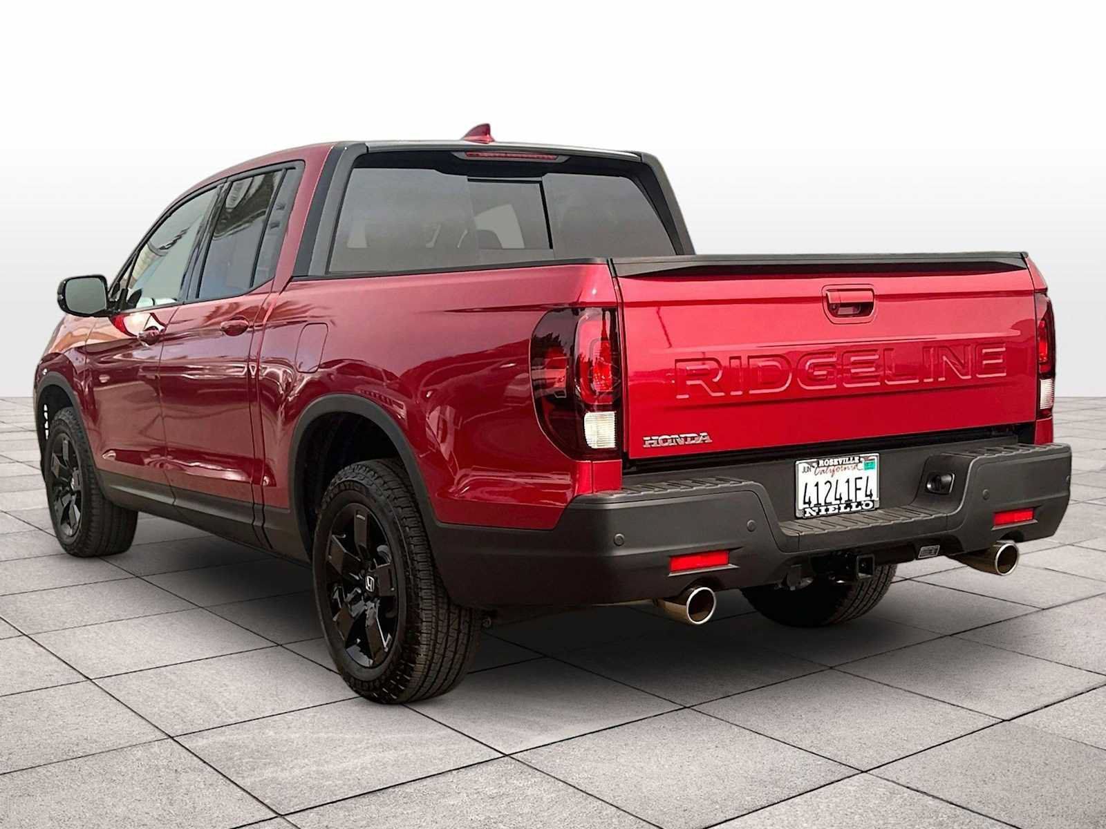 Used 2025 Honda Ridgeline Black Edition image 13