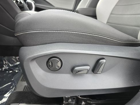 Certified 2024 Volkswagen Taos SEL image 28