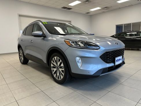Used 2022 Ford Escape Titanium image 4