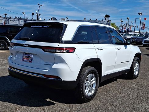 Used 2022 Jeep Grand Cherokee Laredo w/ Luxury Tech Group I image 6