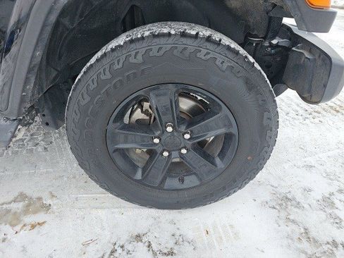 Used 2023 Jeep Wrangler Unlimited Sahara image 10