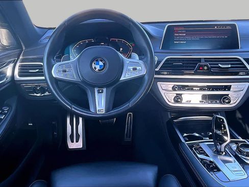 Used 2020 BMW 750i xDrive w/ Executive Package AWD/4WD image 5