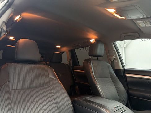 Used 2015 Toyota Highlander Plus image 33