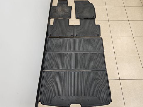 Used 2022 Volvo XC90 T6 Momentum w/ Climate Package image 47