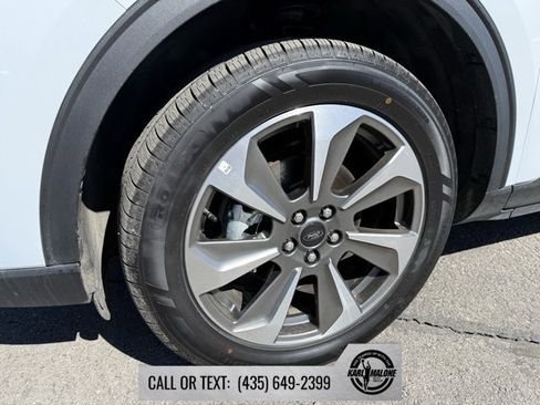 Used 2025 Ford Escape Platinum image 10