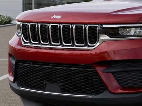 New 2025 Jeep Grand Cherokee Laredo X w/ Luxury Tech Group I AWD/4WD image 32