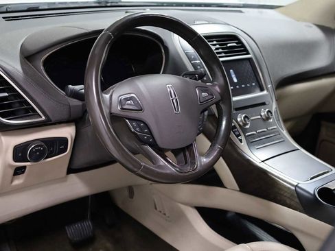 Used 2016 Lincoln MKX Reserve w/ Climate Package image 4