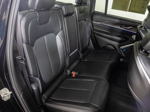Used 2024 Jeep Grand Cherokee Overland w/ Luxury Tech Group IV AWD/4WD image 47