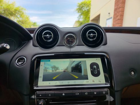 Used 2018 Jaguar XJ L Portfolio image 20