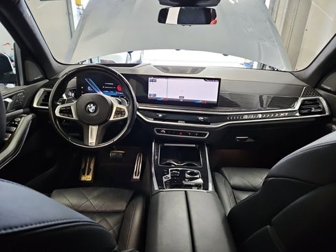 Used 2023 BMW X7 xDrive40i w/ M Sport Package AWD/4WD image 11