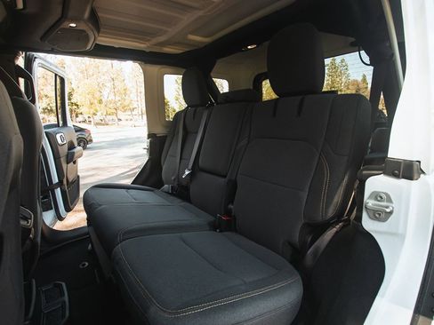 Used 2024 Jeep Wrangler Sahara image 20