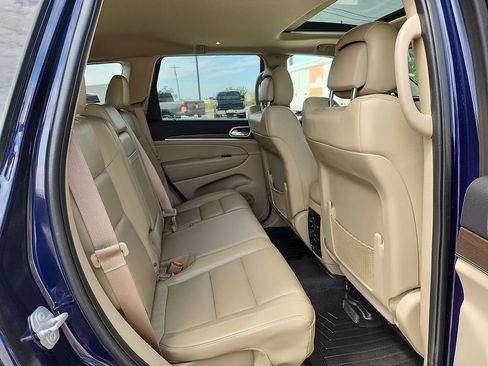 Used 2017 Jeep Grand Cherokee Limited AWD/4WD image 15
