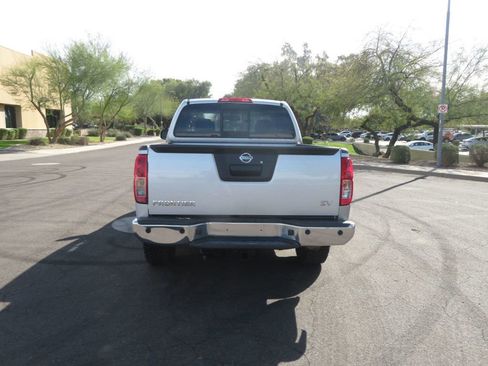 Used 2013 Nissan Frontier SV w/ SV Value Truck Pkg RWD image 12