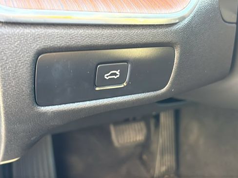 Used 2024 Volvo XC60 B5 Plus w/ Climate Package AWD/4WD image 14
