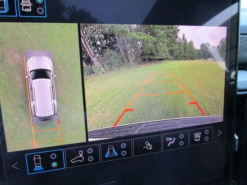 New 2026 GMC Yukon AT4 w/ AT4 Premium Plus Package AWD/4WD image 46