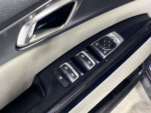 Used 2024 Kia Carnival LX FWD image 14