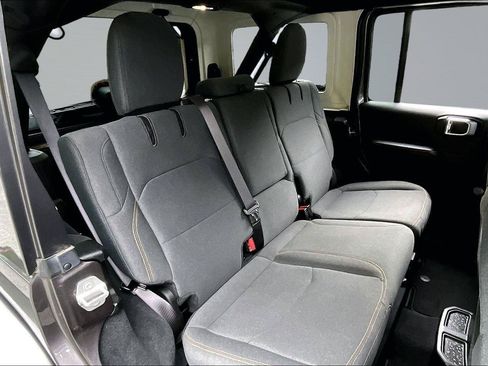 Used 2025 Jeep Wrangler Unlimited Sahara AWD/4WD image 27