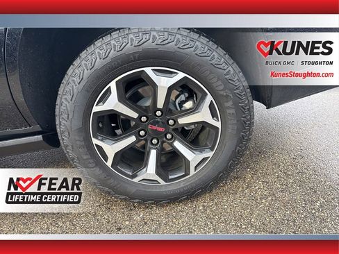 Used 2025 GMC Yukon AT4 image 18