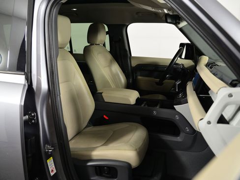 Used 2020 Land Rover Defender 110 SE image 20