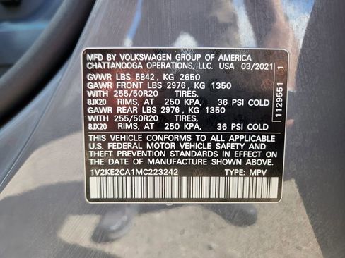 Used 2021 Volkswagen Atlas Cross Sport SE image 32