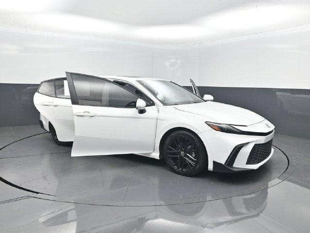 Used 2025 Toyota Camry SE w/ Convenience Package FWD image 34