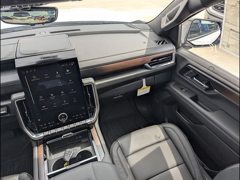 New 2026 GMC Yukon XL Denali w/ Advanced Technology Package AWD/4WD image 22