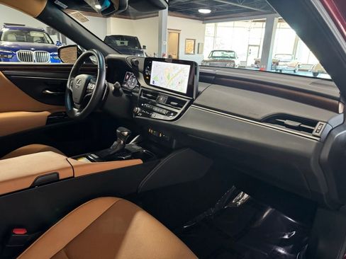 Used 2025 Lexus ES 350 w/ Premium Package image 19