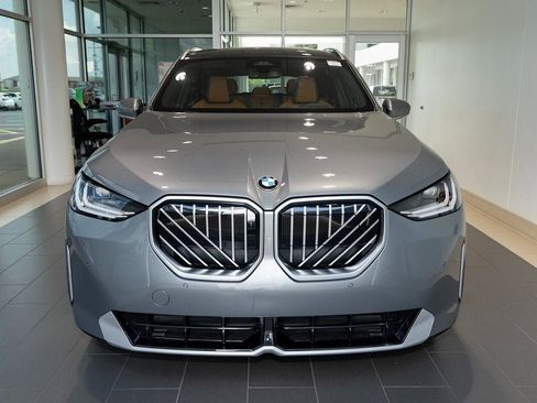 Used 2025 BMW X3 xDrive30 w/ Premium Package AWD/4WD image 2
