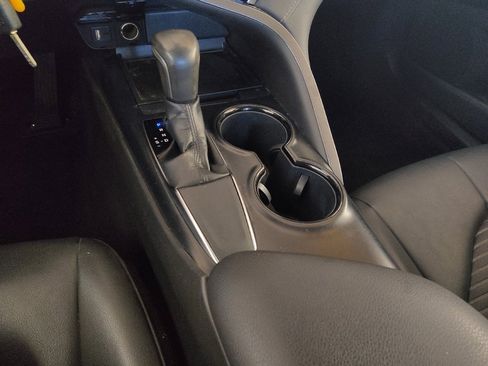 Used 2018 Toyota Camry SE image 26