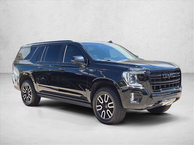 Used 2024 GMC Yukon XL AT4 w/ Technology Package AWD/4WD image 3