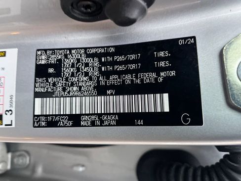 Certified 2024 Toyota 4Runner TRD Off-Road image 31