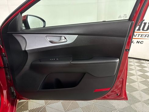 Used 2022 Kia Forte LXS FWD image 24
