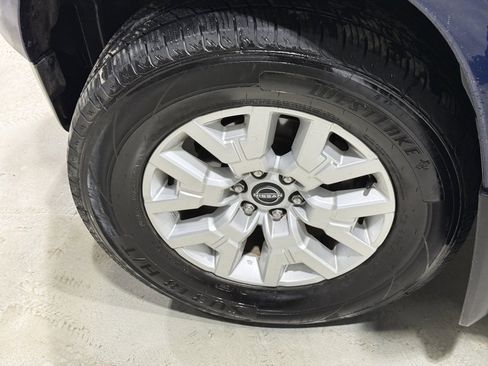 Certified 2022 Nissan Frontier SV w/ Technology Package image 8