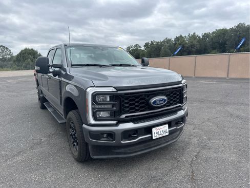 Used 2024 Ford F250 XLT w/ XLT Premium Package AWD/4WD image 3