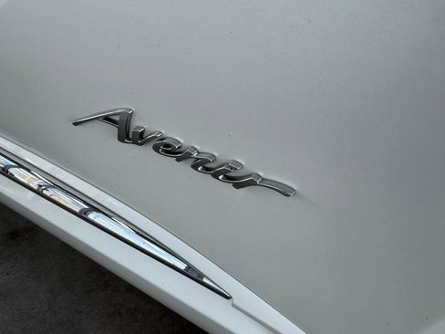 Used 2023 Buick Envision Avenir AWD/4WD image 4