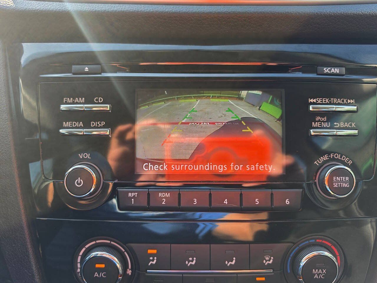 Used 2014 Nissan Rogue S FWD image 59