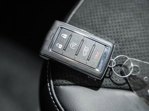 New 2025 Jeep Grand Cherokee Altitude image 39