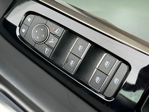 Used 2024 Nissan Pathfinder Platinum w/ Cargo Package image 16