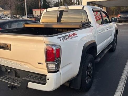 Used 2023 Toyota Tacoma TRD Off-Road w/ TRD Premium Off Road Package image 3