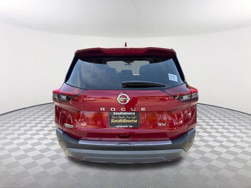 Used 2021 Nissan Rogue SV w/ Premium Package image 6