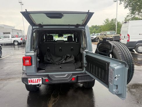 Used 2025 Jeep Wrangler Unlimited Sahara w/ Safety Group AWD/4WD image 48