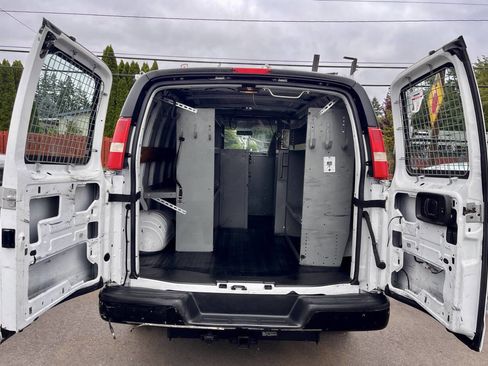 Used 2013 Chevrolet Express 2500 RWD image 20
