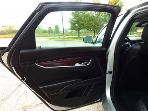 Used 2017 Cadillac XTS Luxury FWD image 36